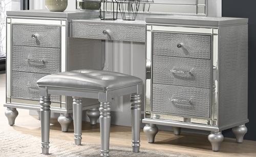 New Classic Valentino Vanity Table in Silver