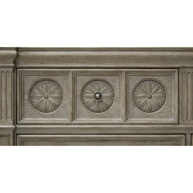 Pulaski Kingsbury Master Chest������in Gray