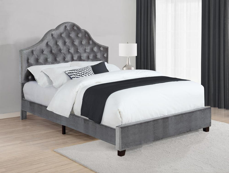 G315891 Queen Bed image