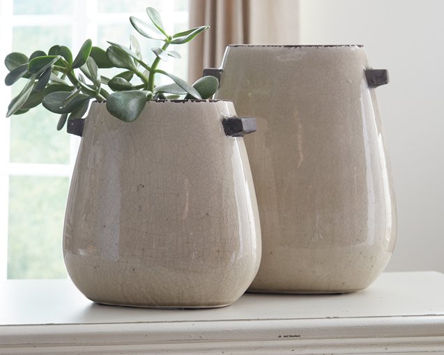 Diah Vase (Set of 2) image