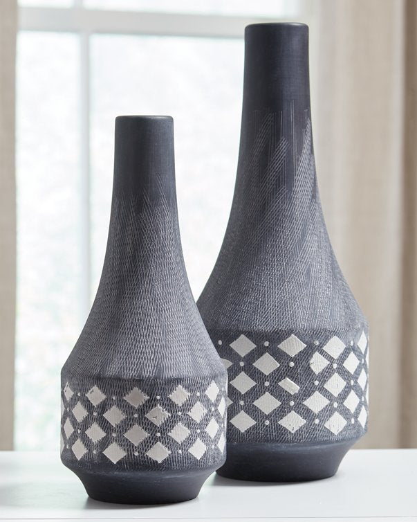 Dornitilla Vase (Set of 2) image