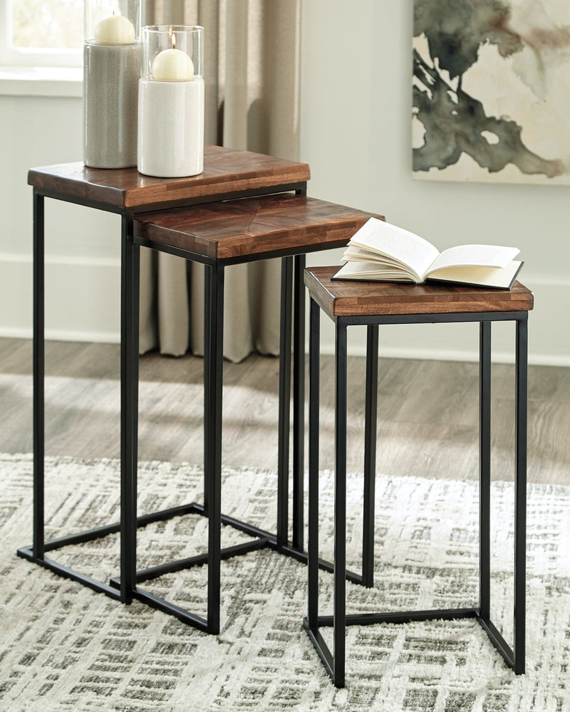 Cainthorne Accent Table (Set of 3) image