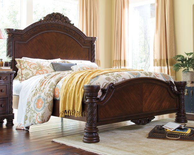 North Shore King Panel Bed image