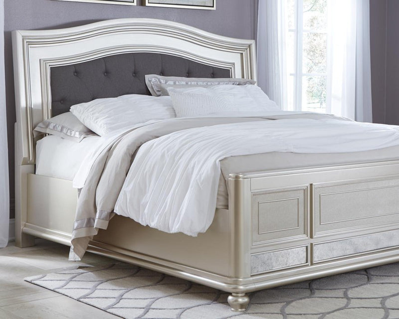 Coralayne Queen Panel Bed image