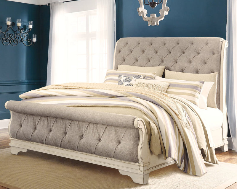 Realyn King Sleigh Bed image