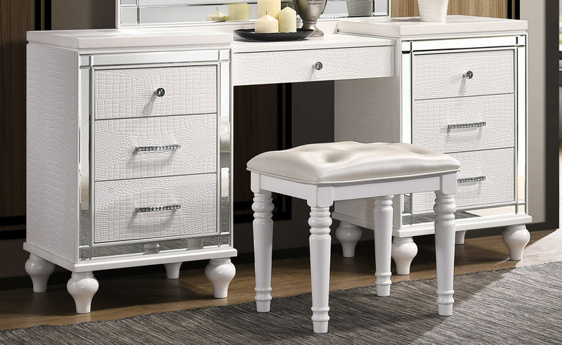 New Classic Valentino Vanity Table in White BA9698W-090 image